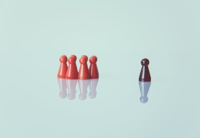 chess-pieces-color-conceptual-1679618